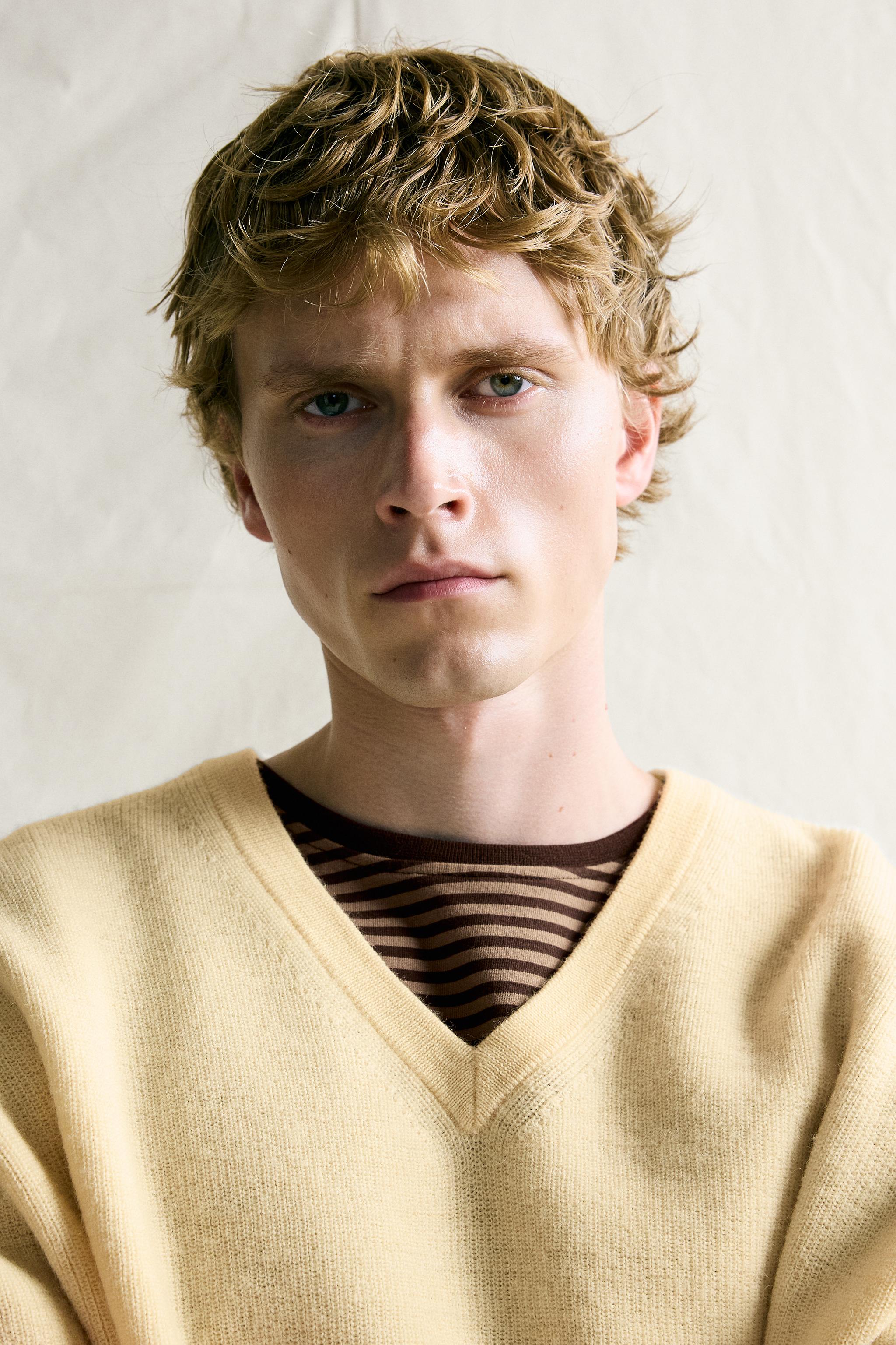 100% WOOL RELAXED FIT JUMPER